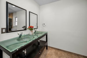 Master Bathroom1a