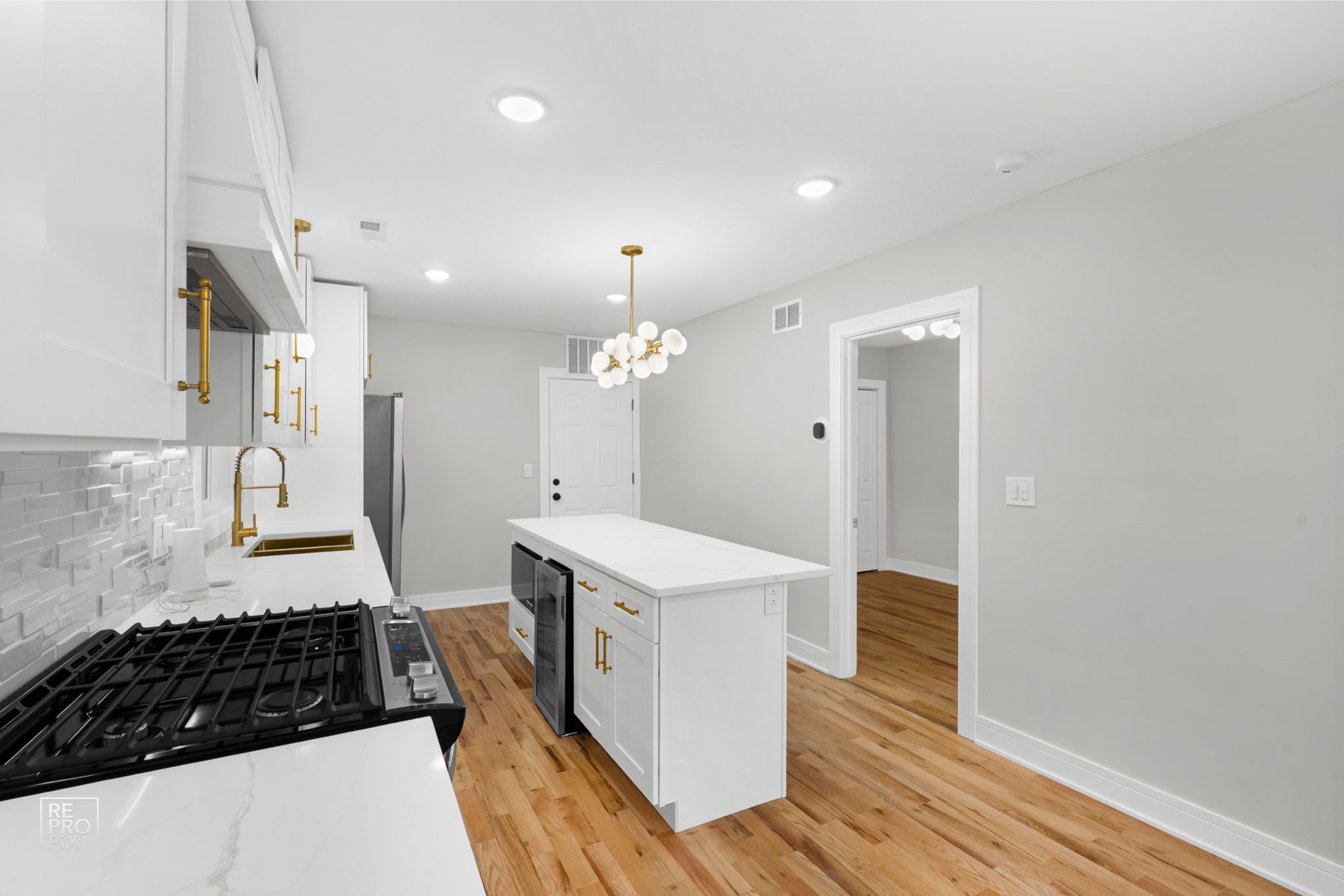 3411 S Lituanica Ave, Chicago, IL 60608_006