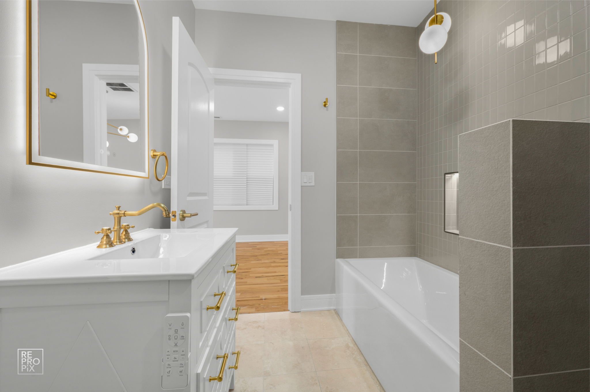 3411 S Lituanica Ave, Chicago, IL 60608_016