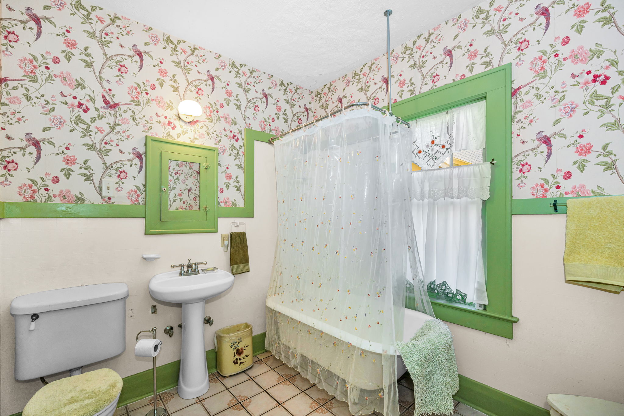 Bathroom 1a