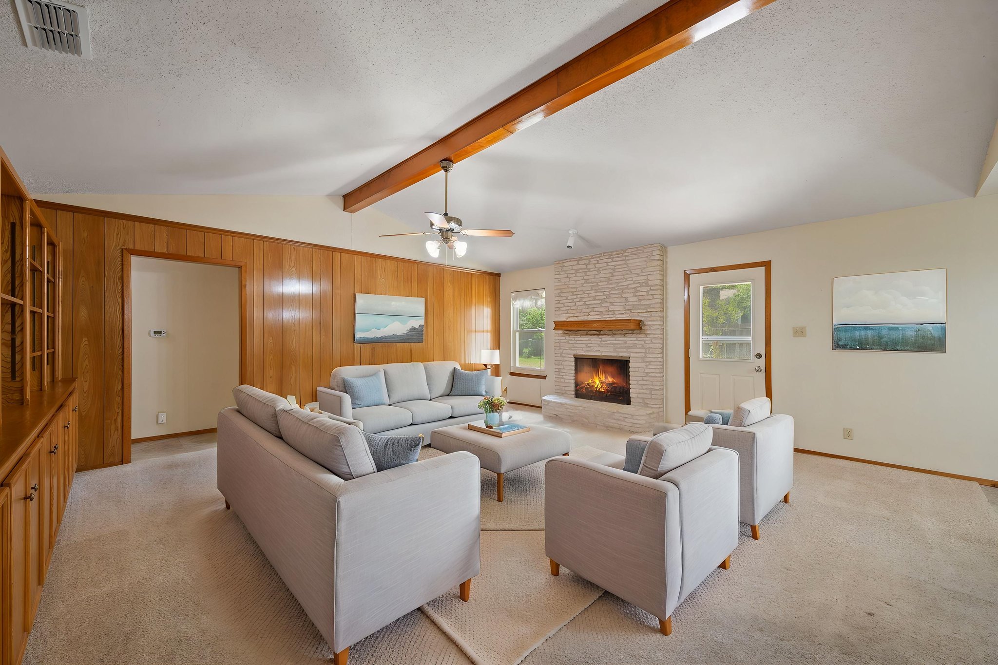 DSC_3338 virtually staged.jpeg