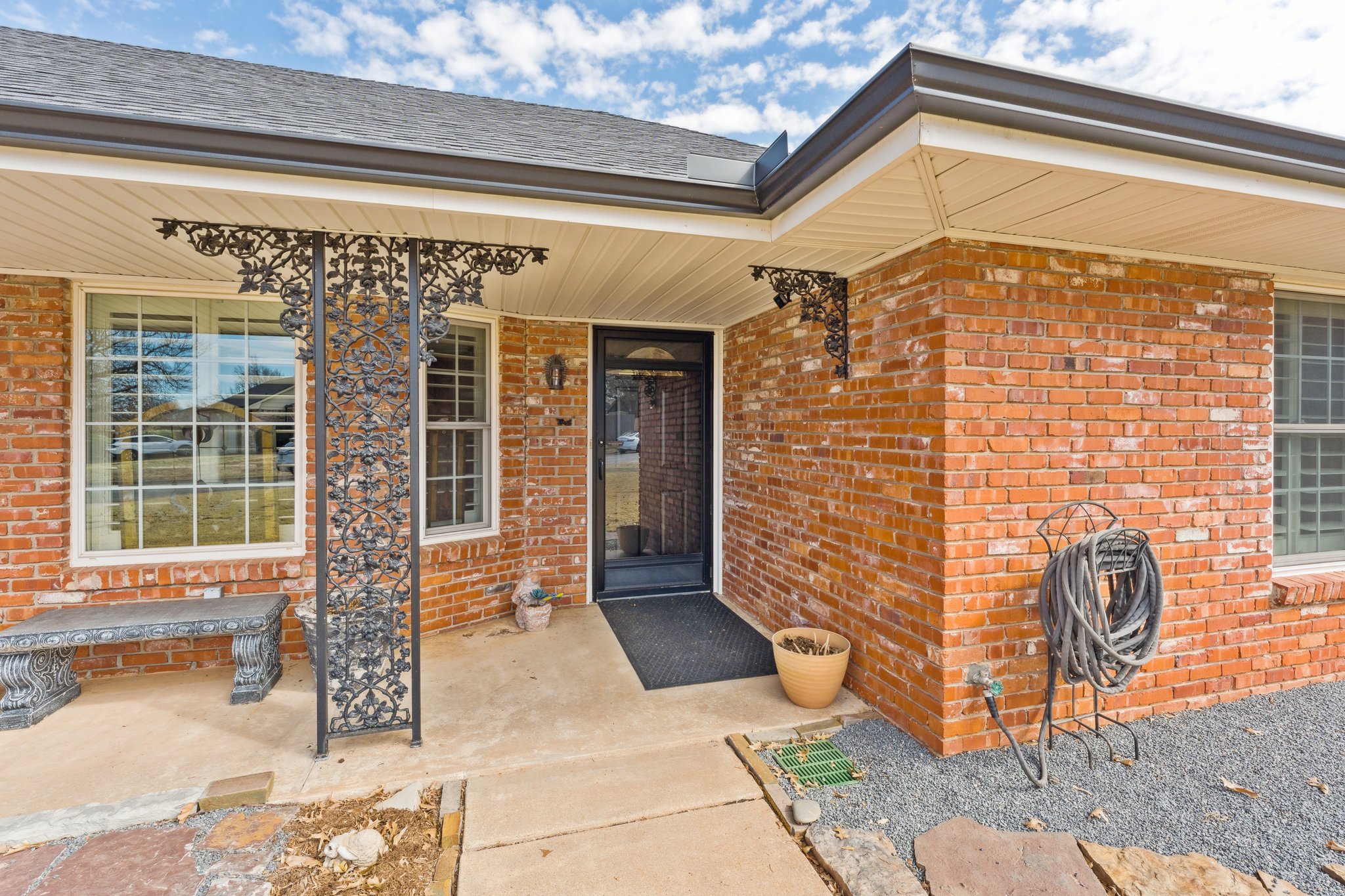 3413 NW 65th Terrace_004.jpg