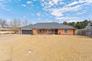 3413 NW 65th Terrace_001.jpg