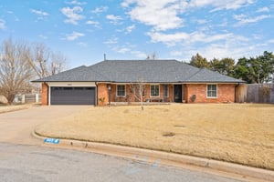 3413 NW 65th Terrace_002.jpg