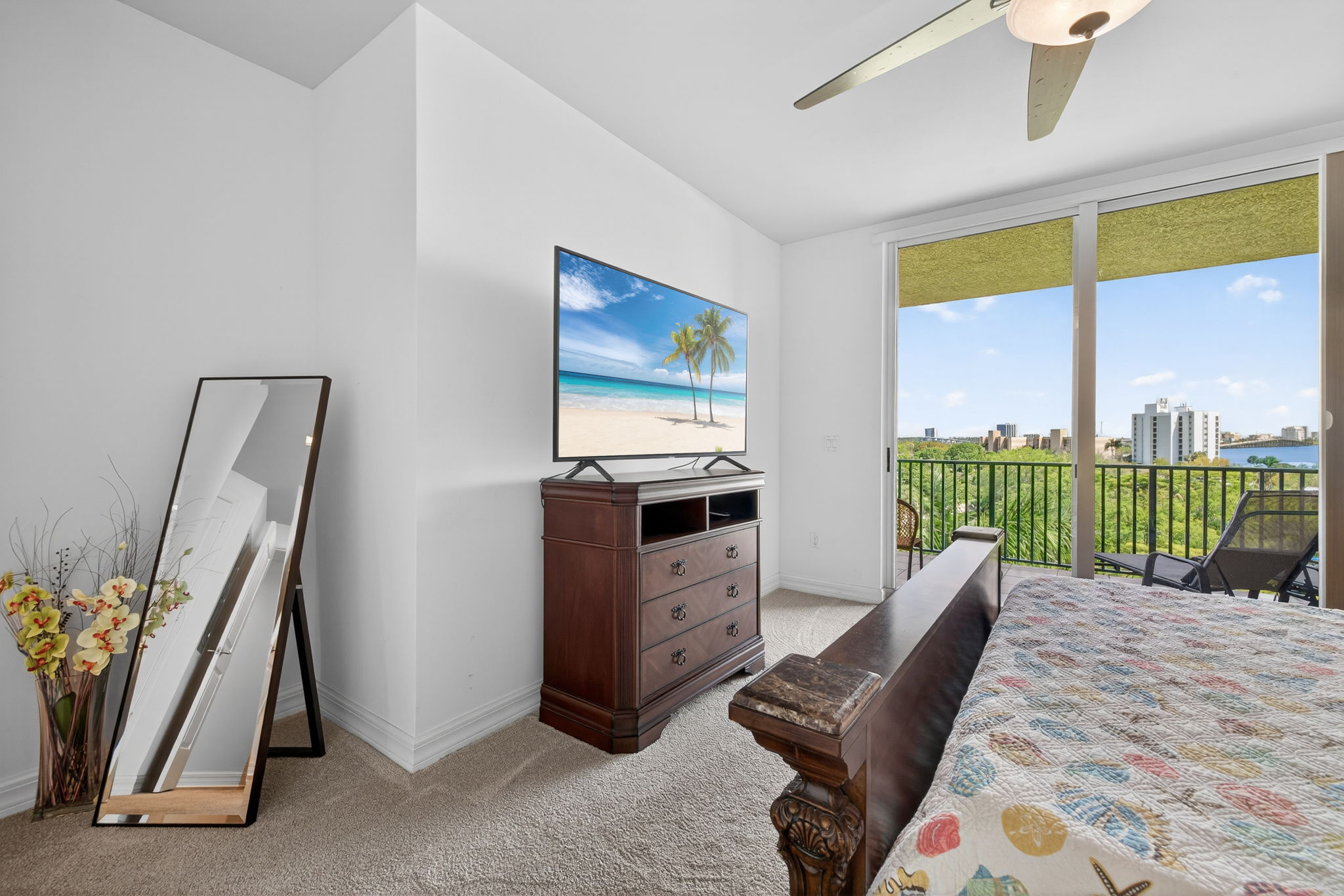 Primary Bedroom 2 of 3-r