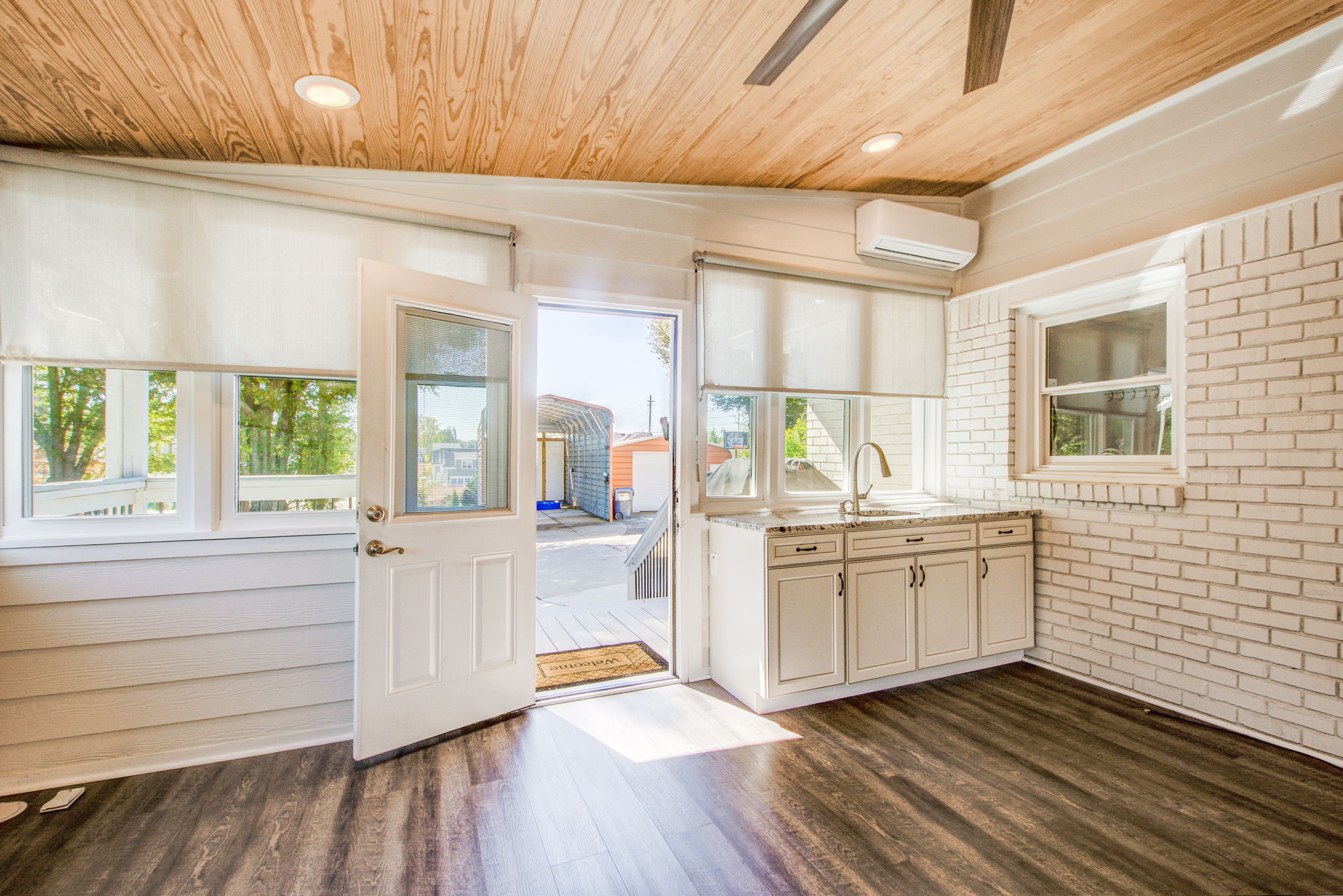 14 Sunporch B Detail w Ext Walkout