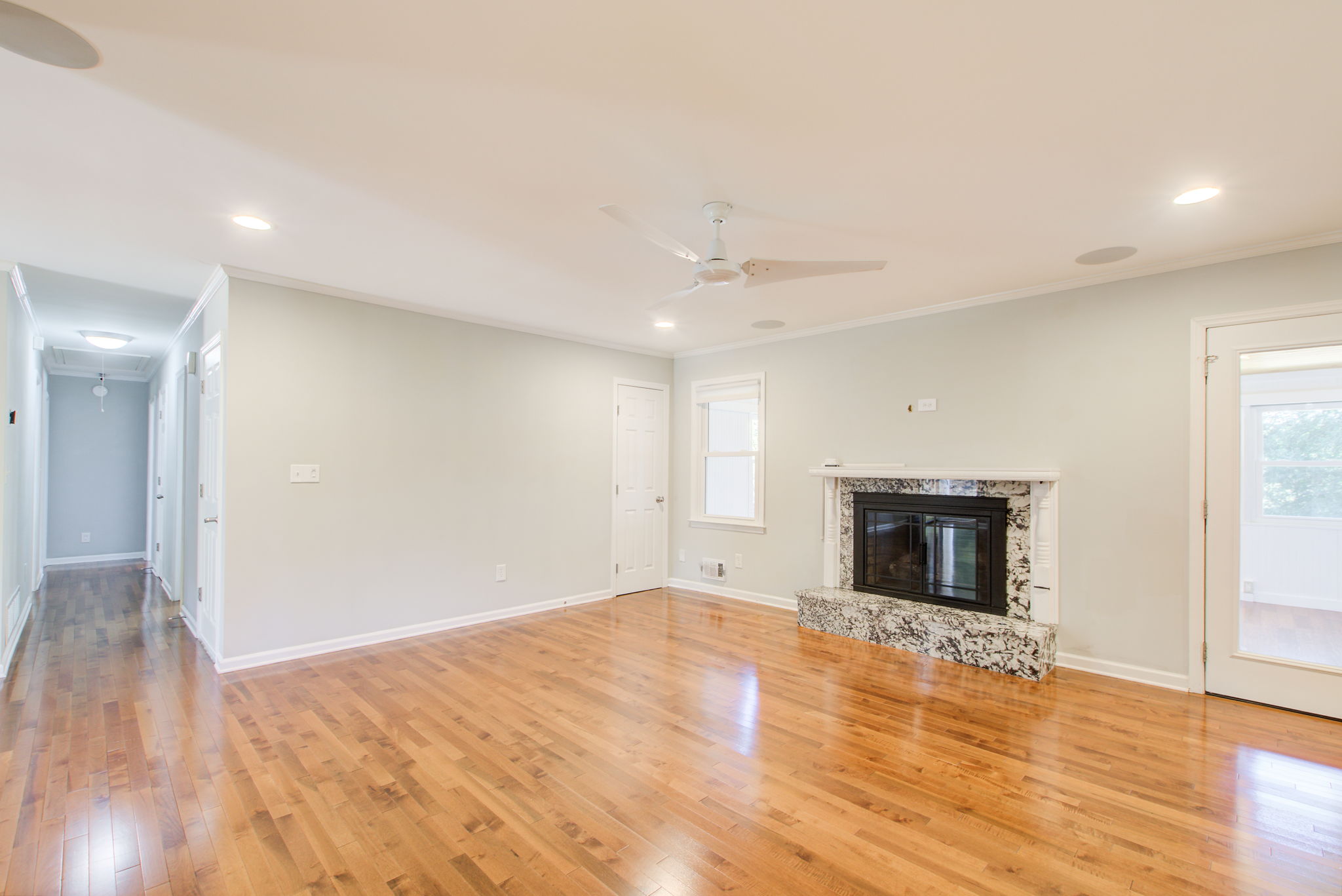 28 Living Room C w BR Access