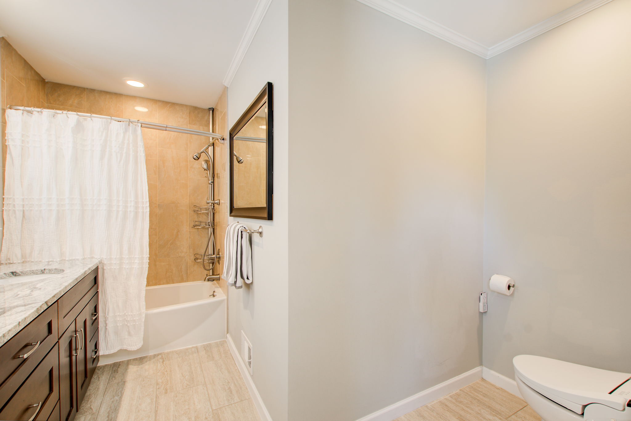 38 Main BR En Suite A