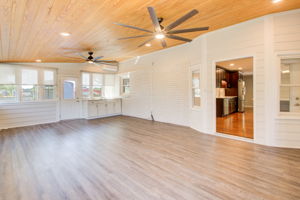 13 Sunporch A w Kitchen