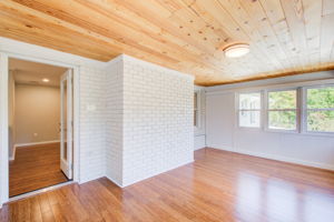 24 Sunroom C w LR Access