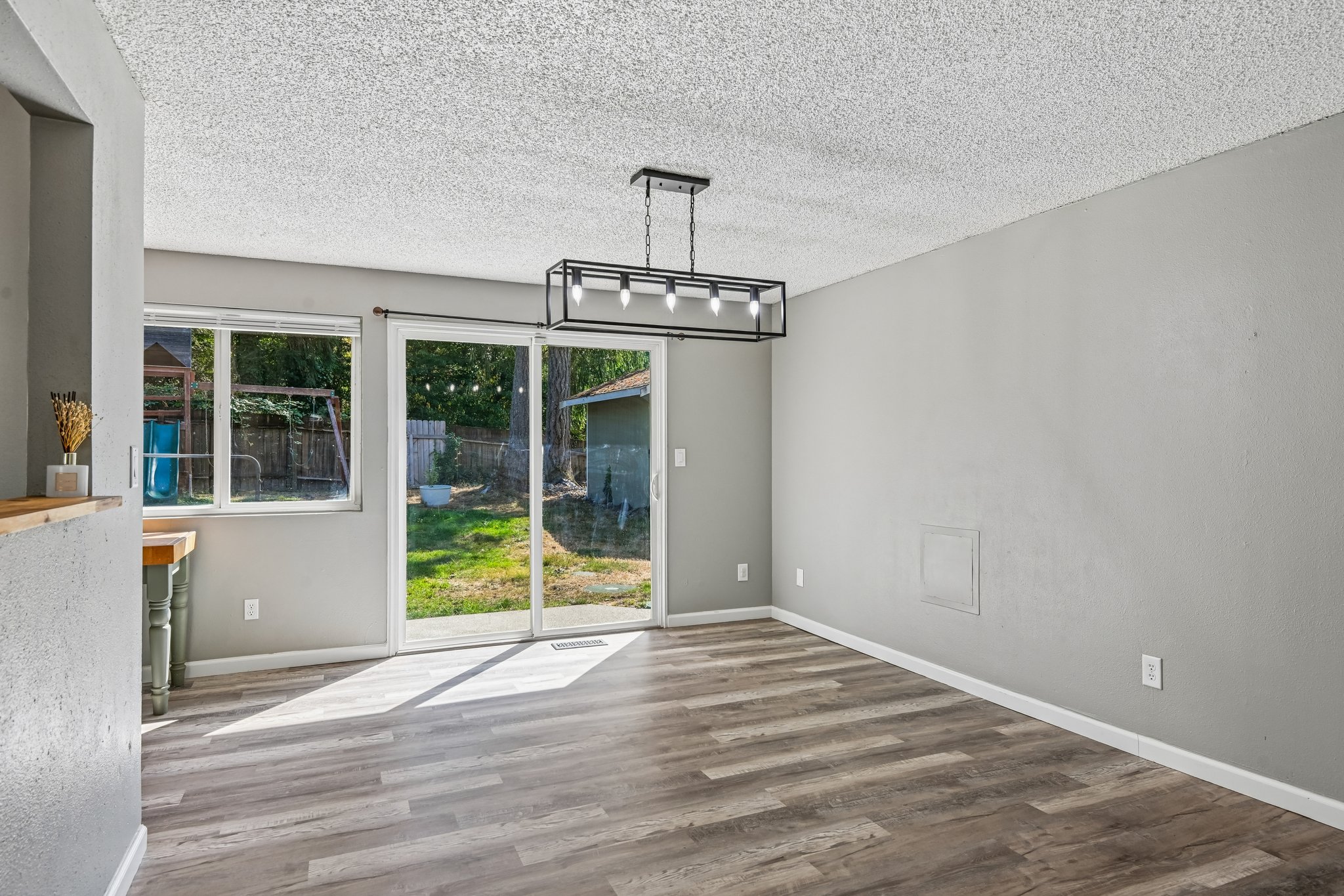SE Azalea St-S1908-011.jpg