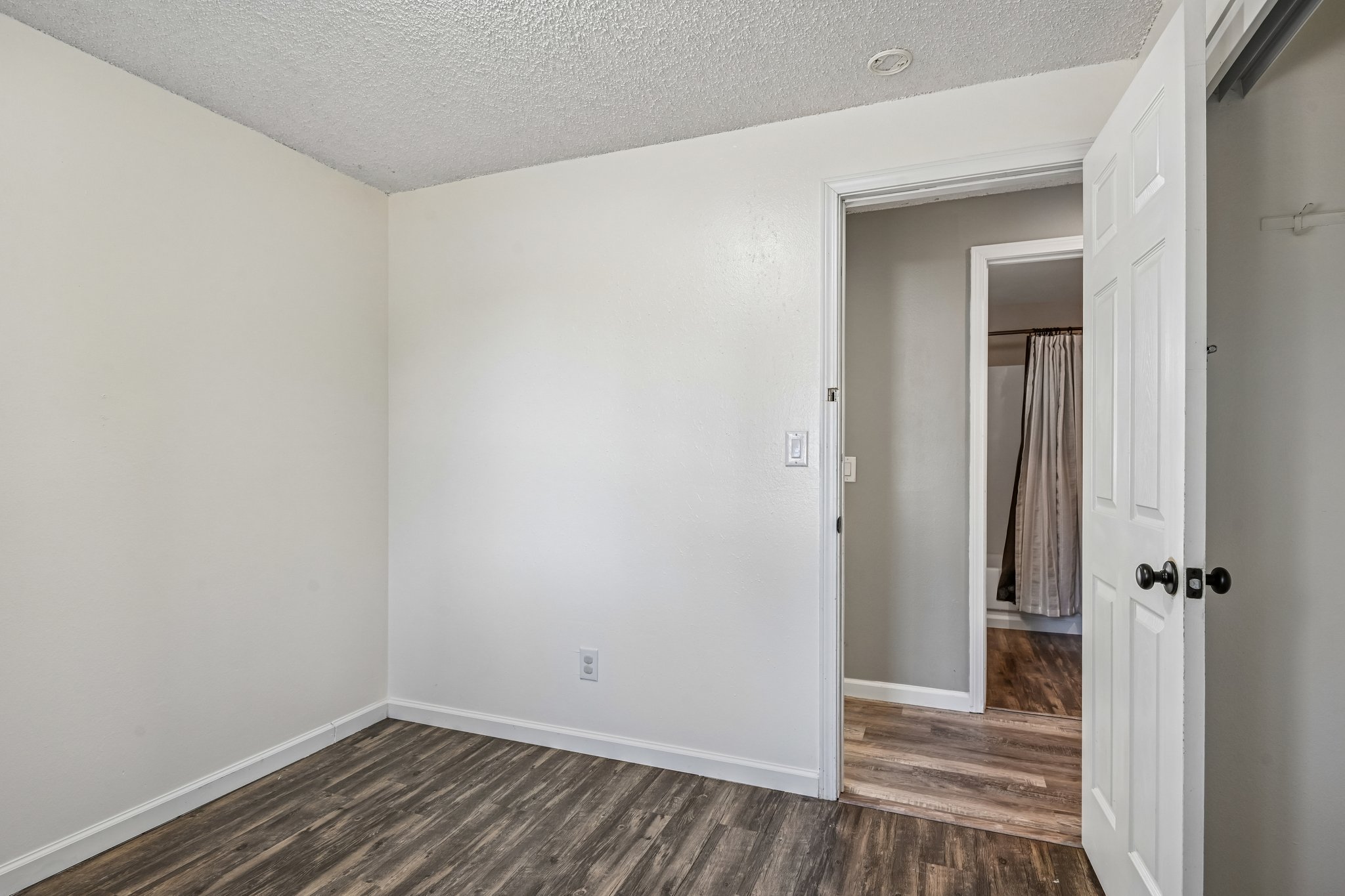 SE Azalea St-S1908-023.jpg
