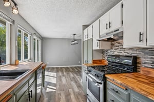 SE Azalea St-S1908-016.jpg