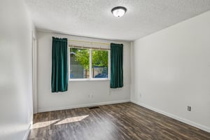 SE Azalea St-S1908-027.jpg