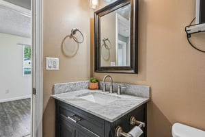 SE Azalea St-S1908-032.jpg