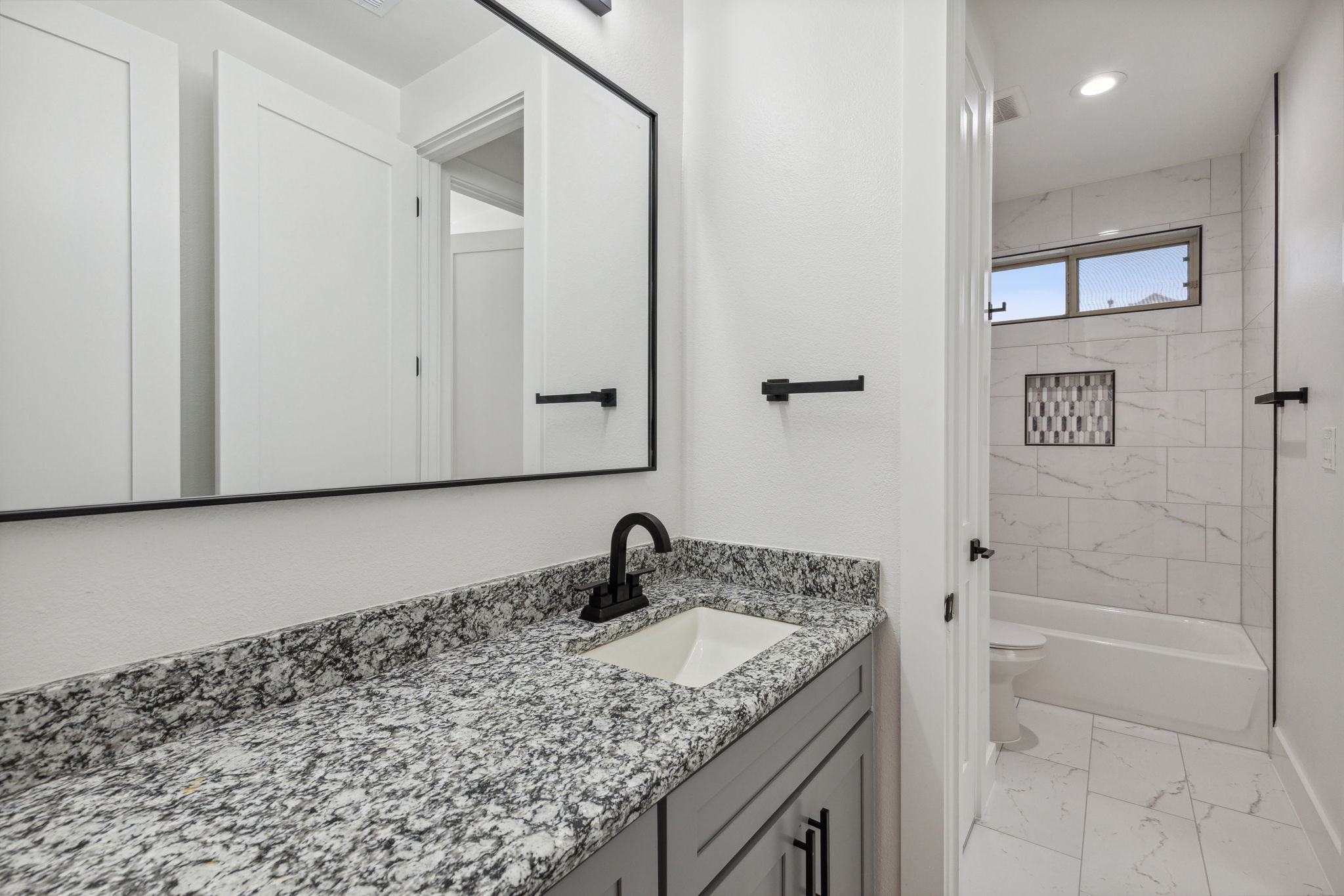 3419Challis_034