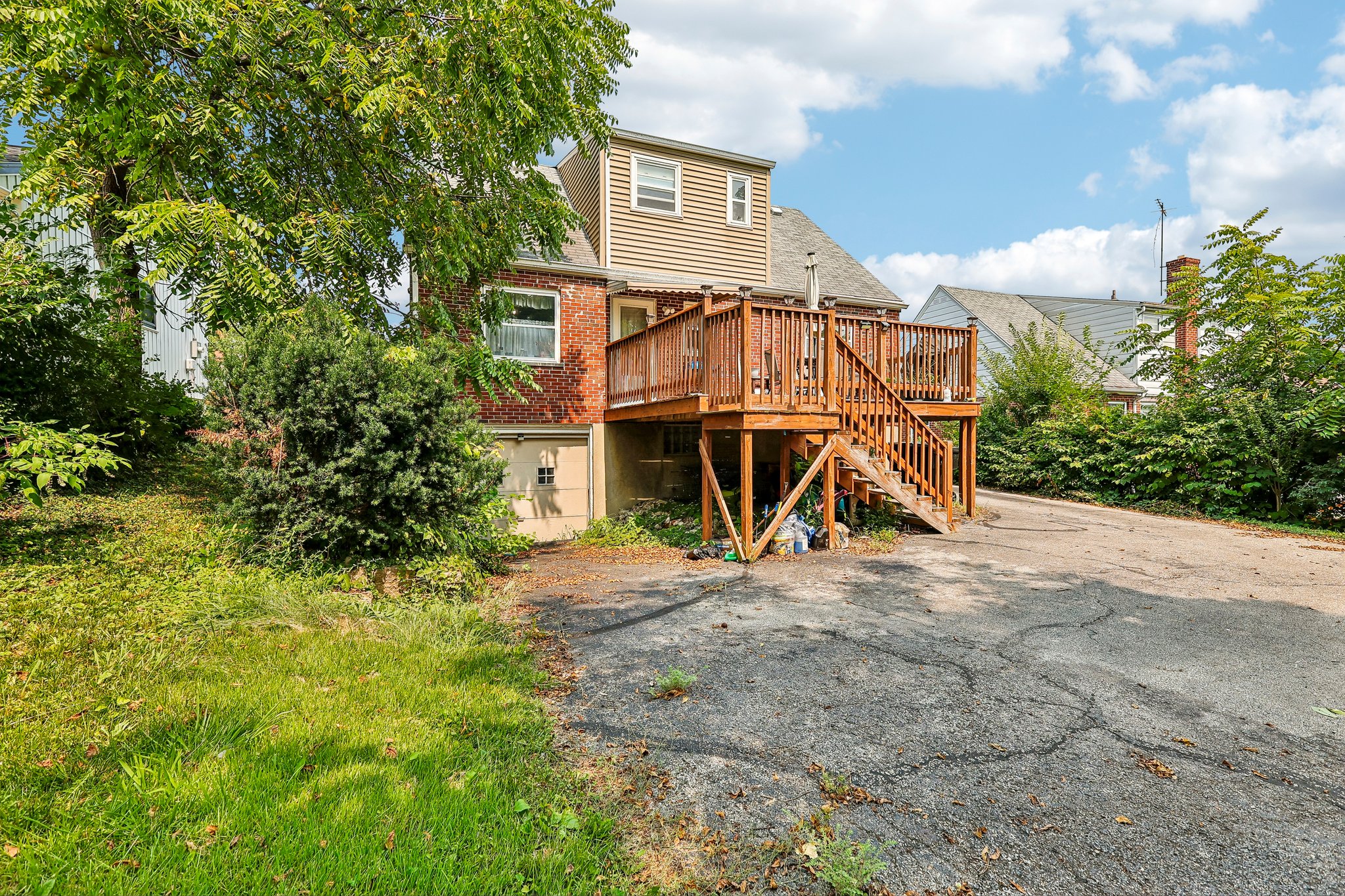 Ferncroft Dr-S1108-036.jpg