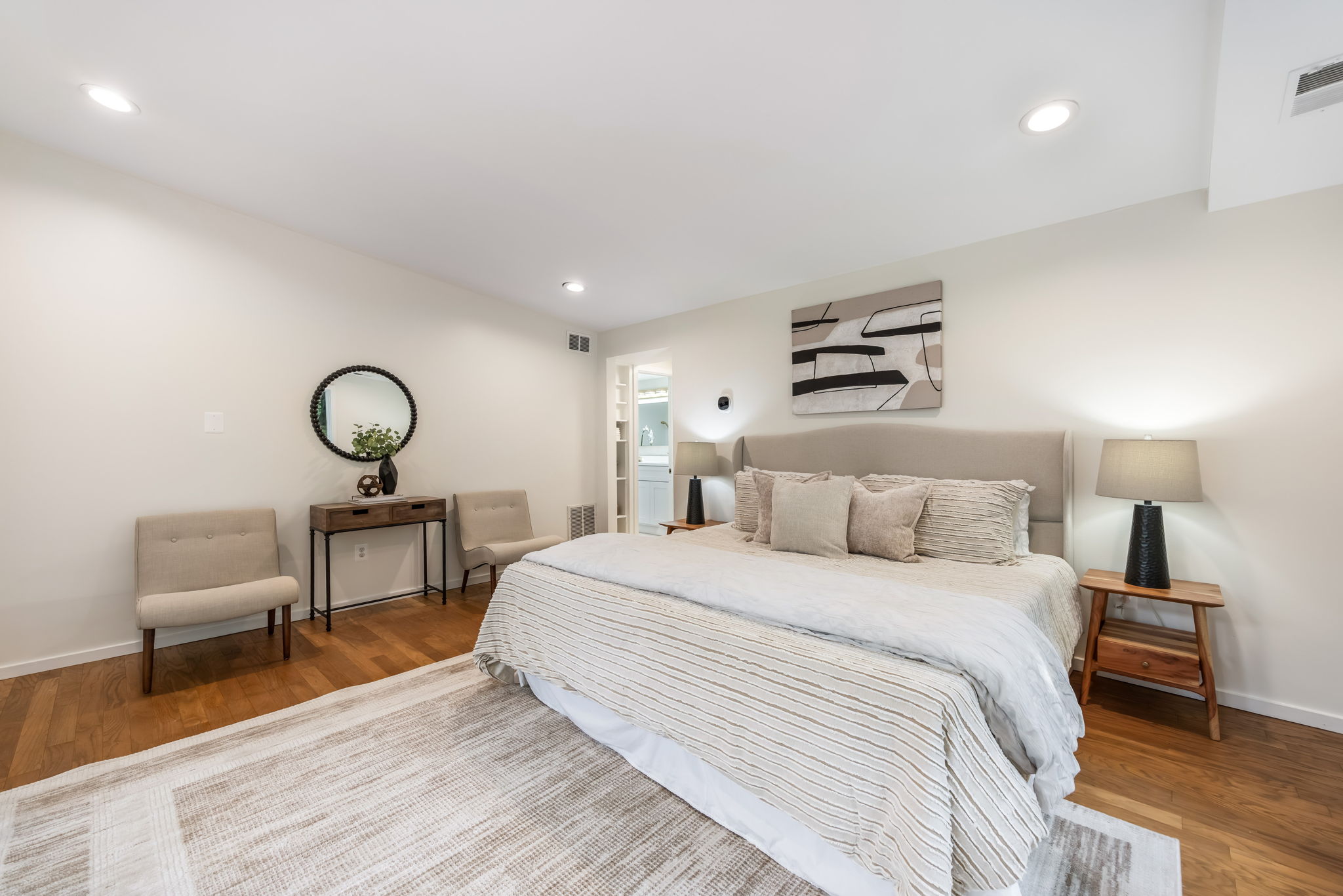 Ensuite Primary Bedroom addition w walk-in closet