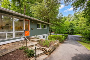 LAKE BARCROFT - Mid Century Modern 5BR/3BA