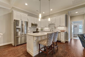 Kitchen/Breakfast Bar
