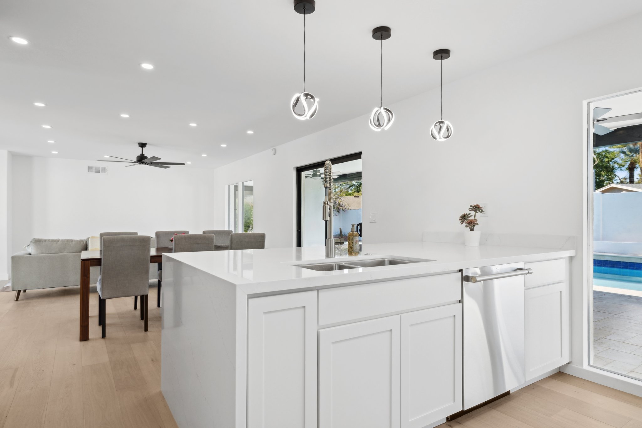 342 E Orangewood Ave, Phoenix, AZ 85020 - 015.jpg