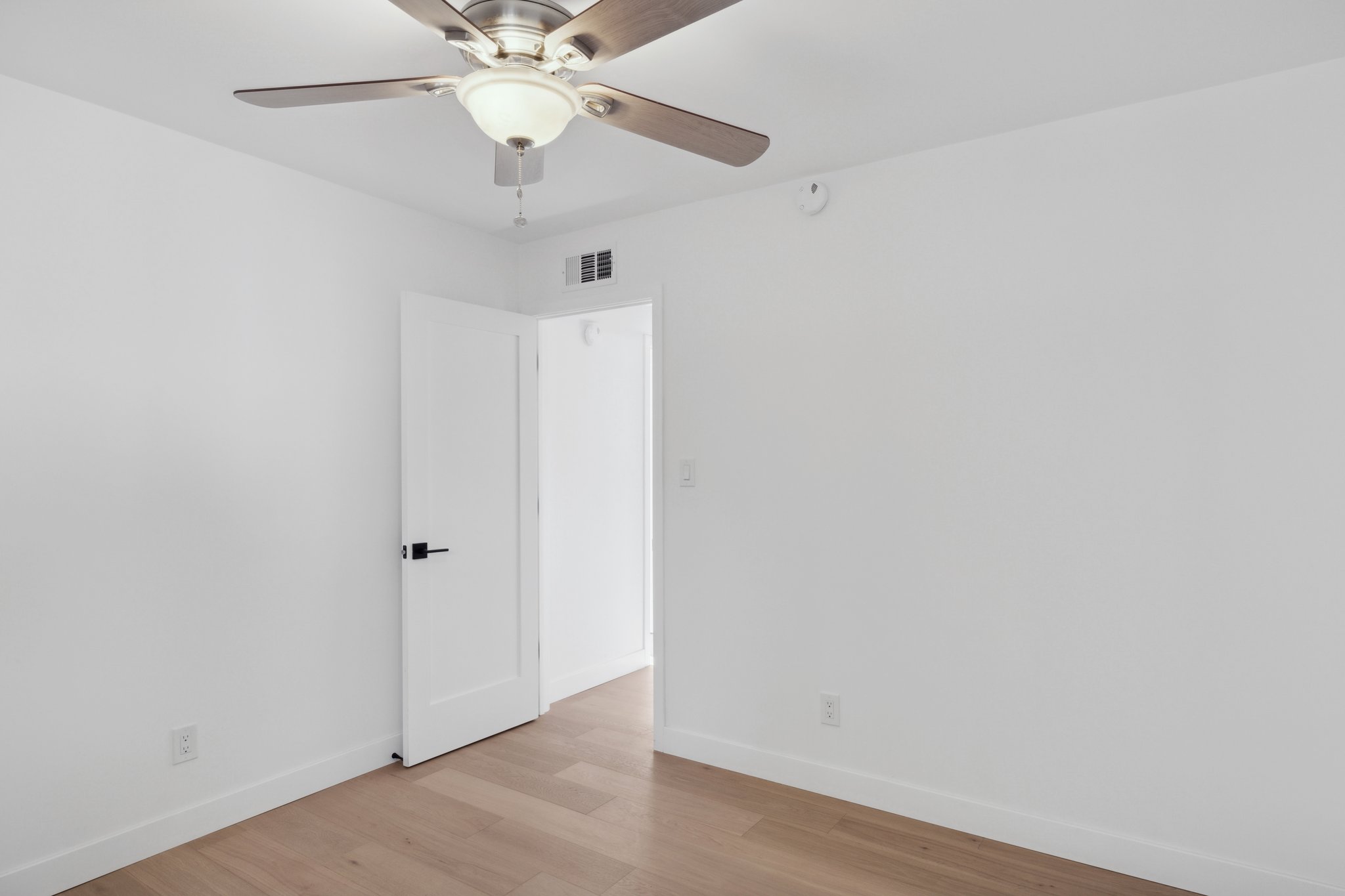 342 E Orangewood Ave, Phoenix, AZ 85020 - 034.jpg