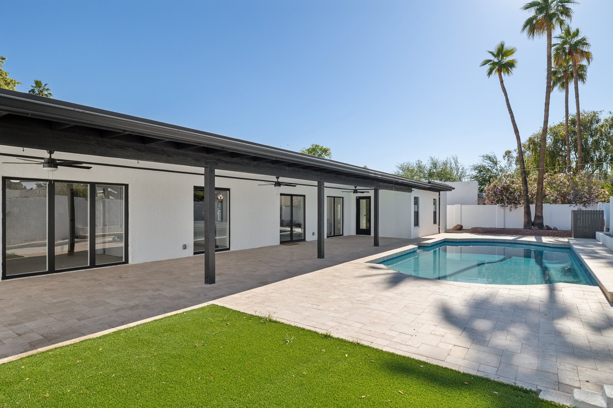 342 E Orangewood Ave, Phoenix, AZ 85020 - 042.jpg
