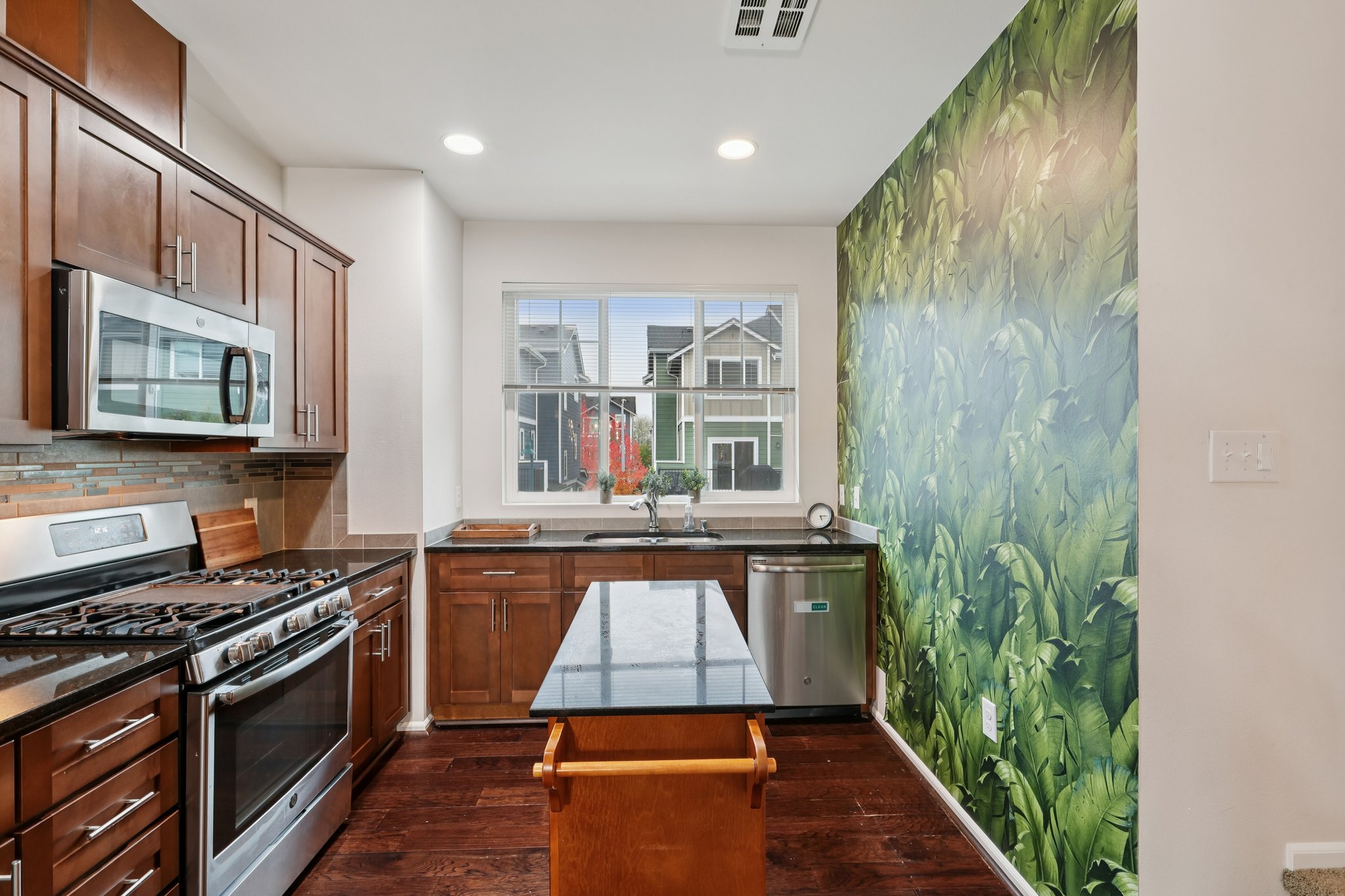 30th Dr-S0411-010.jpg