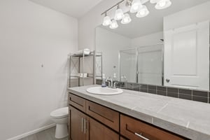 30th Dr-S0411-024.jpg