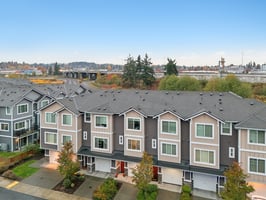 30th Dr-S0411-036.jpg