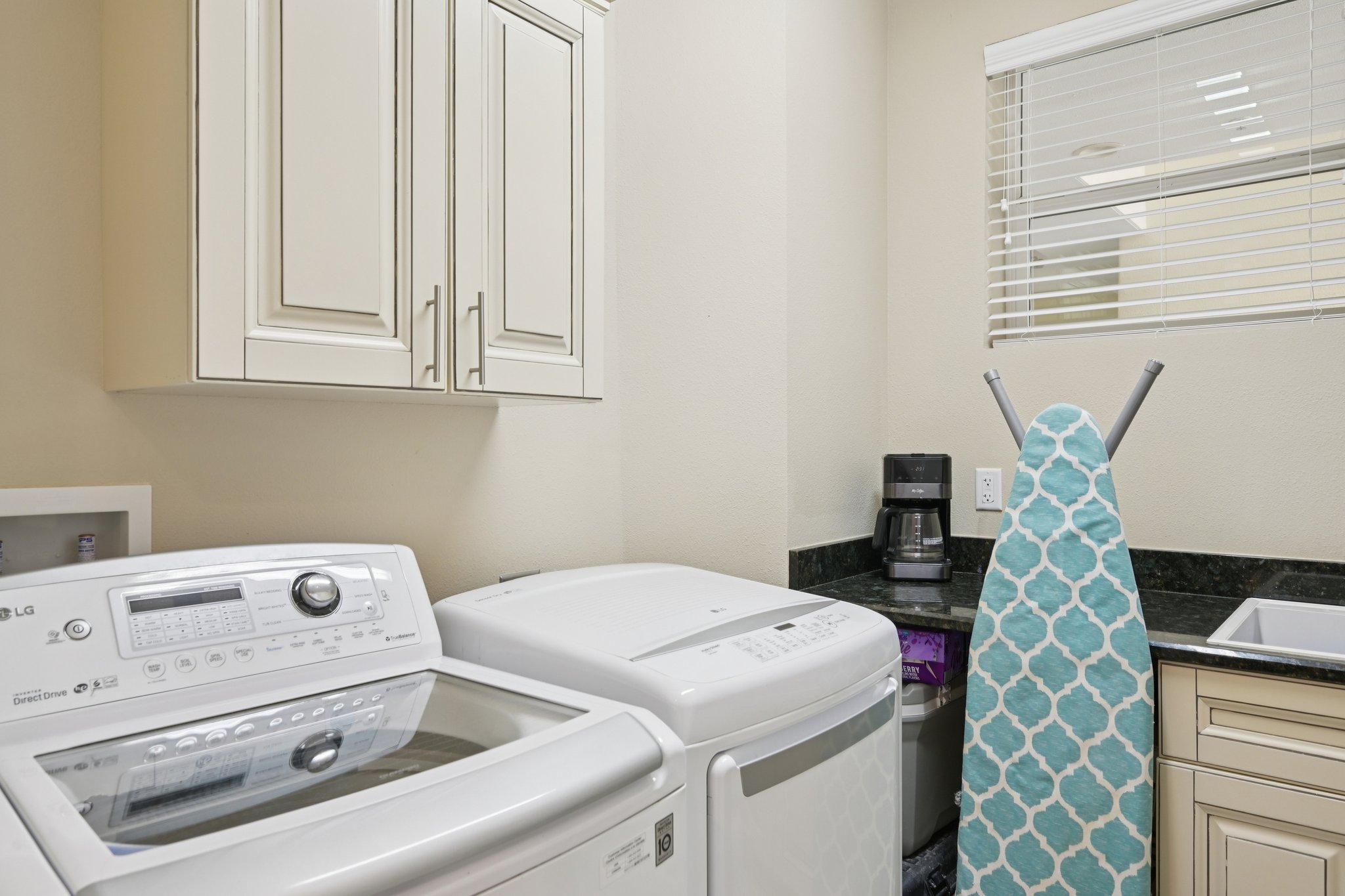 77th St W 101-L1303-017.jpg