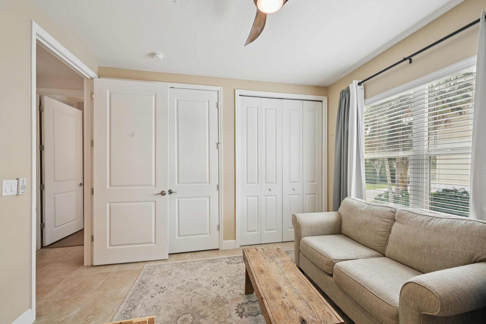 77th St W 101-L1303-022.jpg