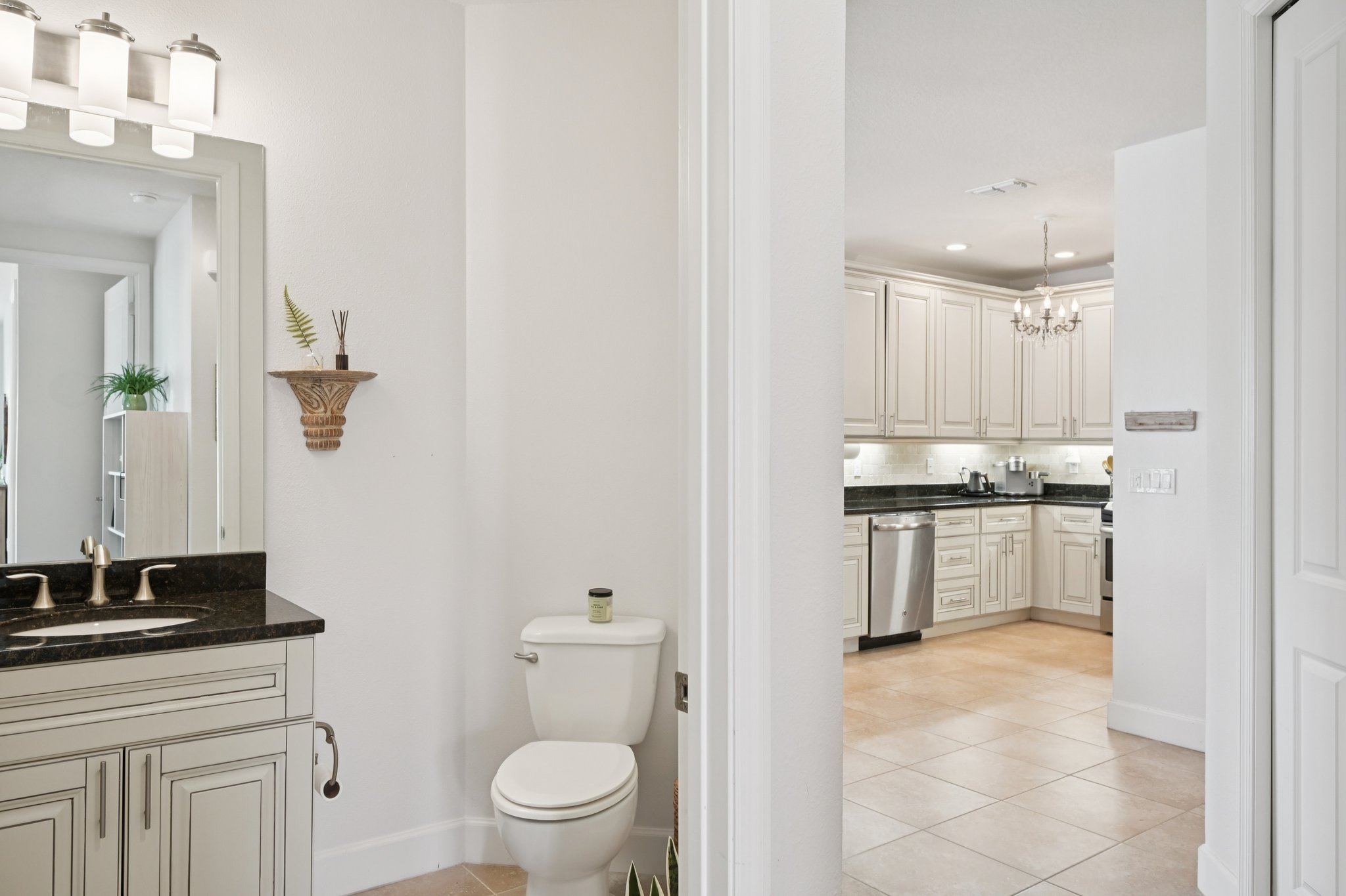 77th St W 101-L1303-023.jpg