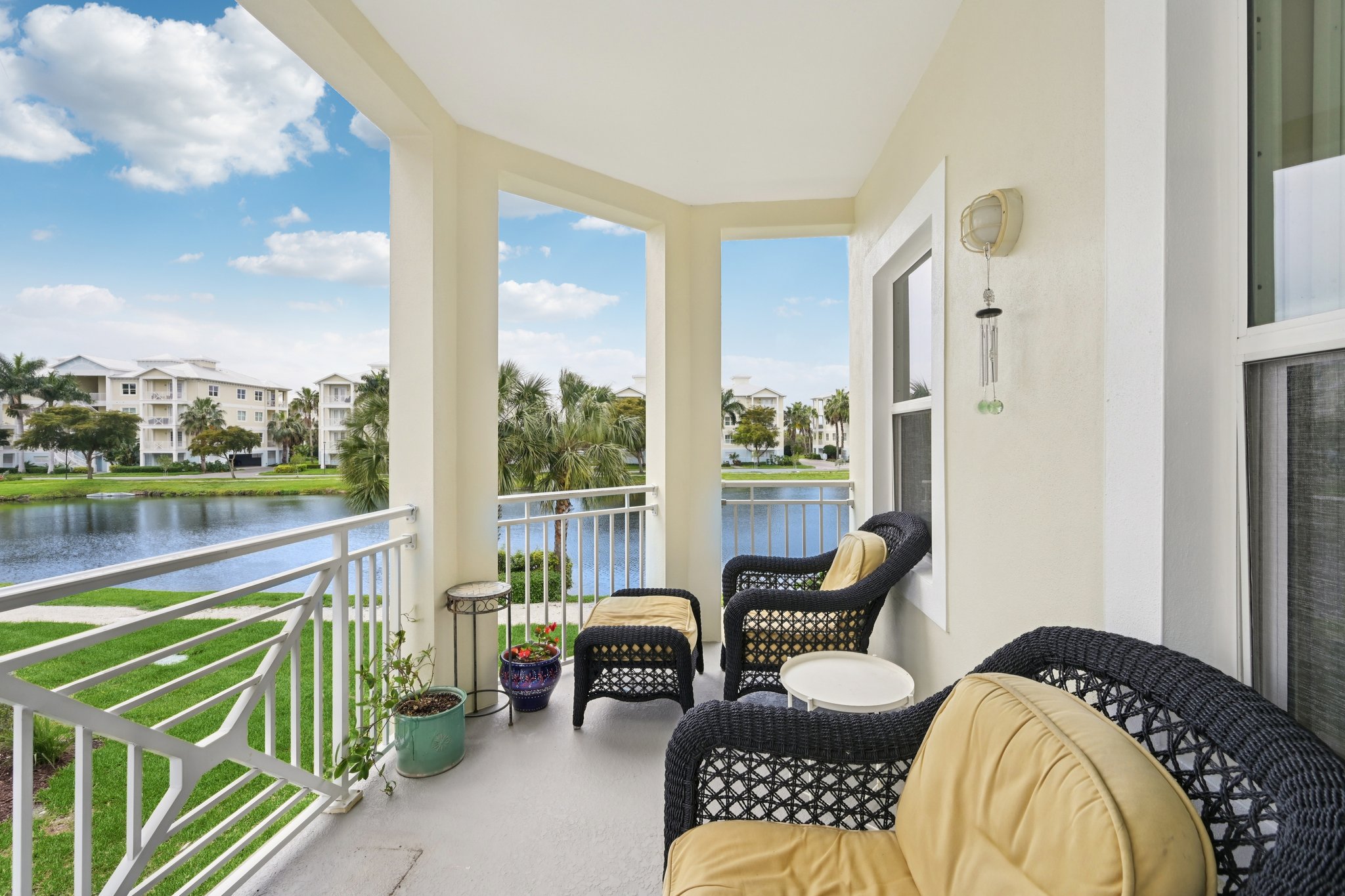 77th St W 101-L1303-034.jpg