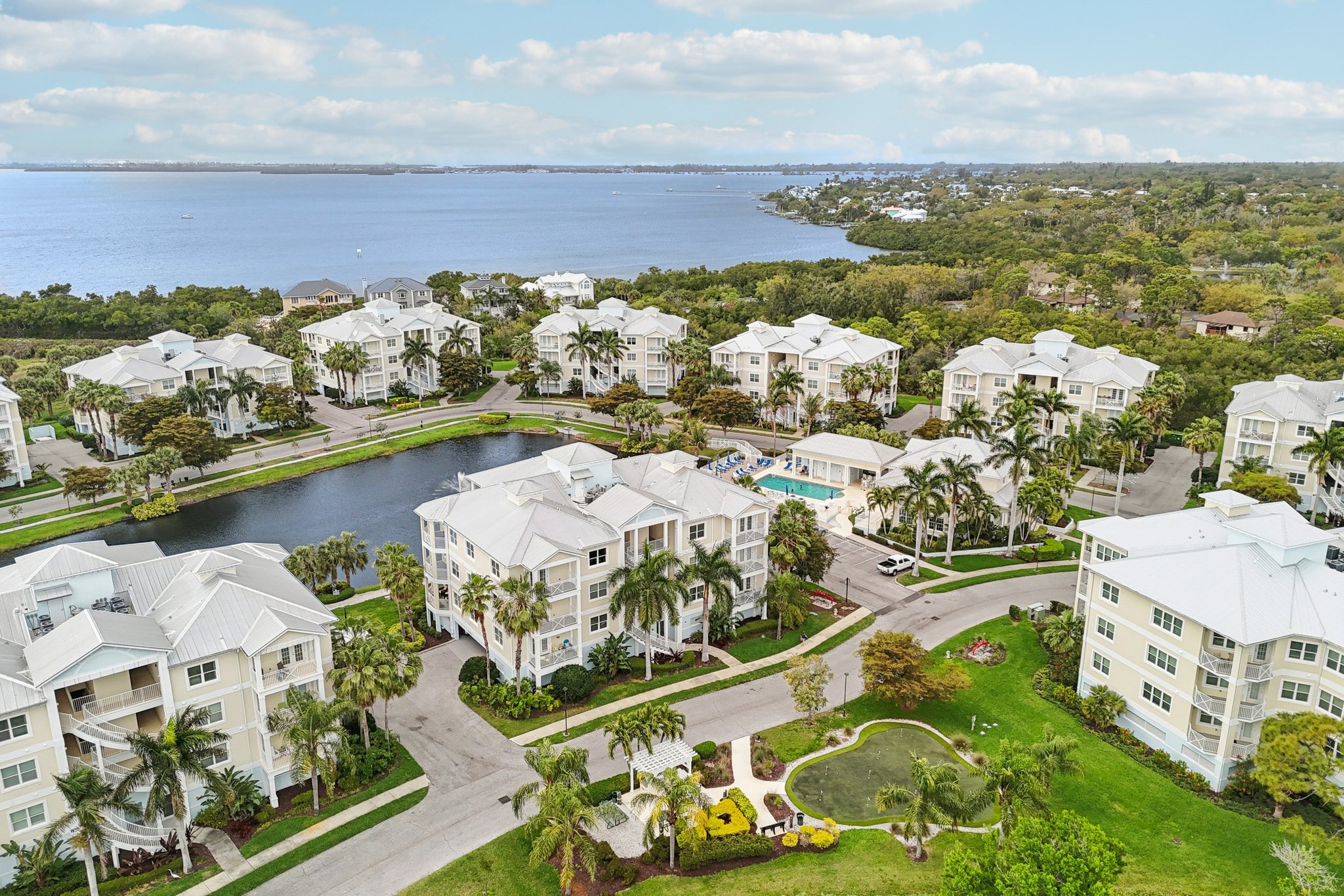 77th St W 101-L1303-042.jpg