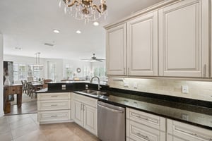 77th St W 101-L1303-016.jpg