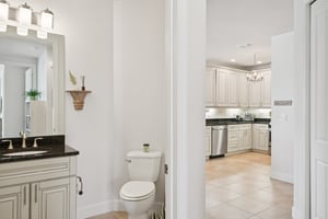 77th St W 101-L1303-023.jpg