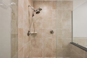 77th St W 101-L1303-030.jpg