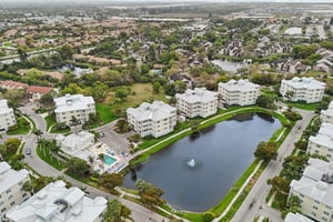 77th St W 101-L1303-038.jpg