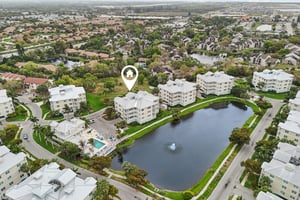 77th St W 101-L1303-039.jpg