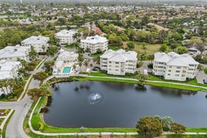 77th St W 101-L1303-040.jpg