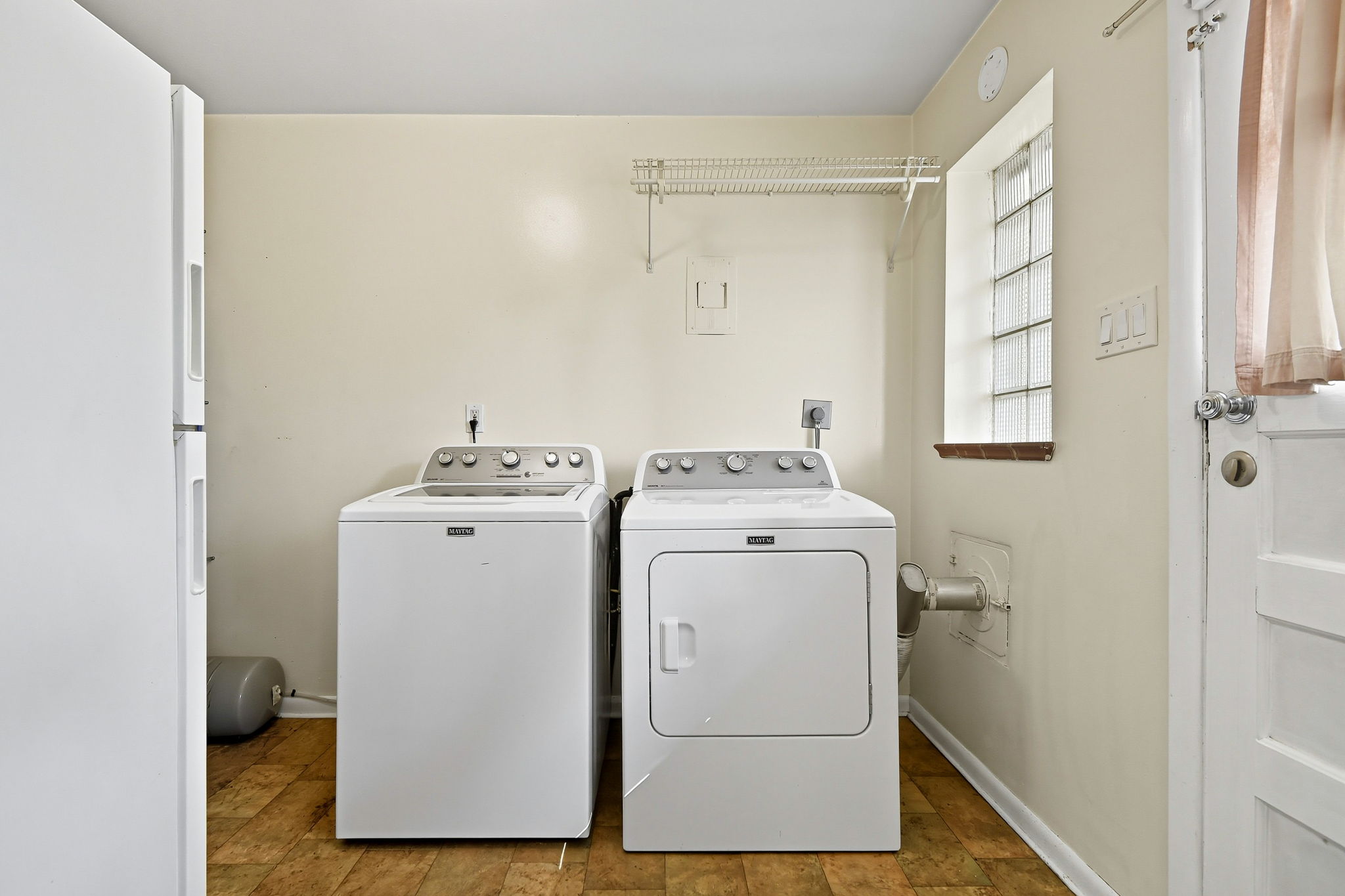  Photo 40