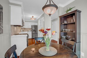 7-breakfast area3