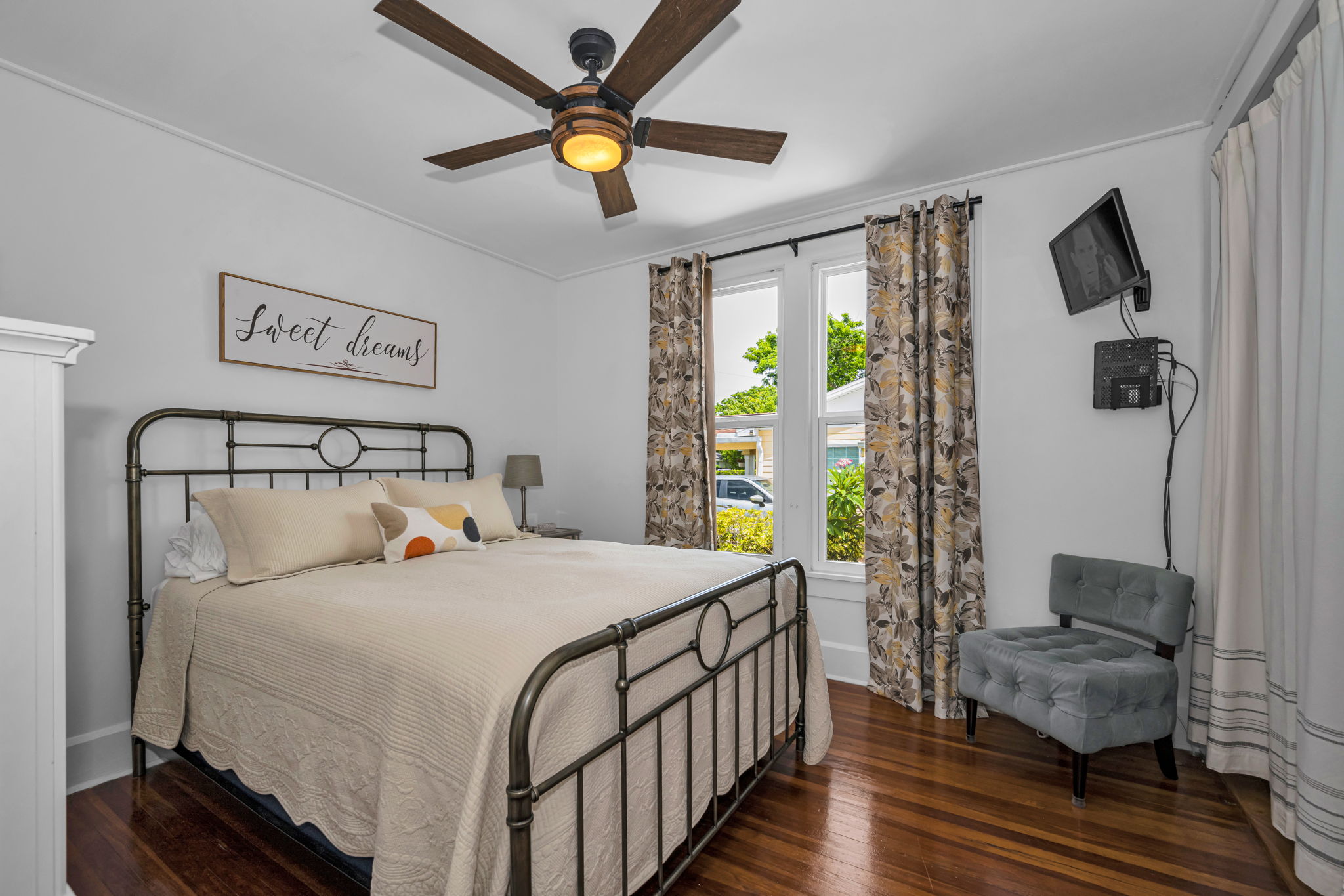 Bedroom 1a