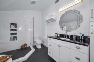 Primary Bathroom 1b