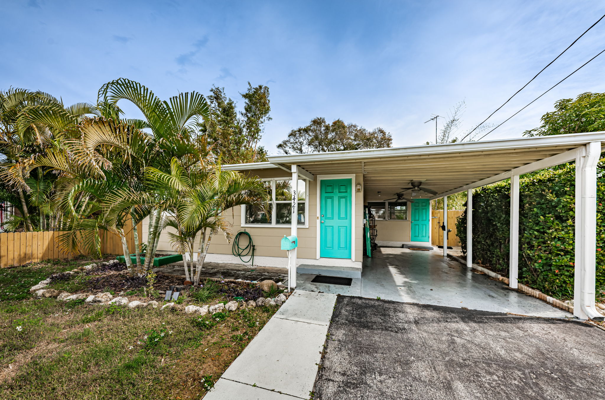 Front Exterior6-2