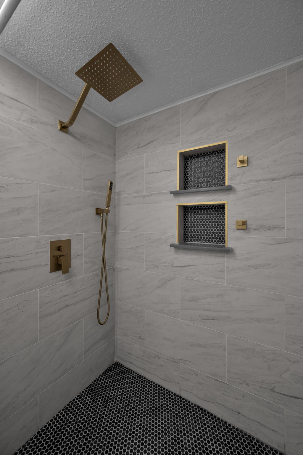 Bathroom 1b