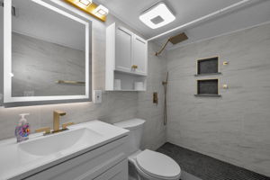 Bathroom 1a
