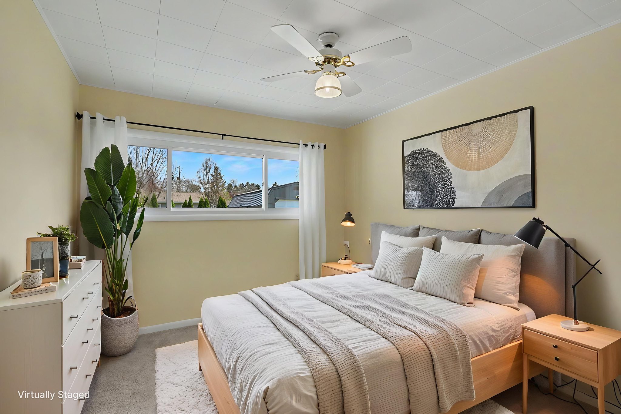 CQ1A4304 virtually staged.jpeg