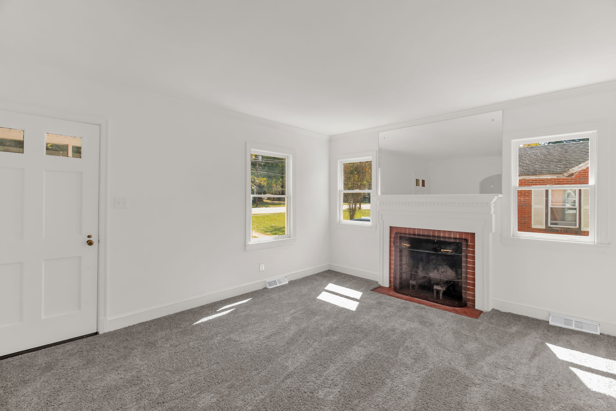 3423 Summit Ave-7